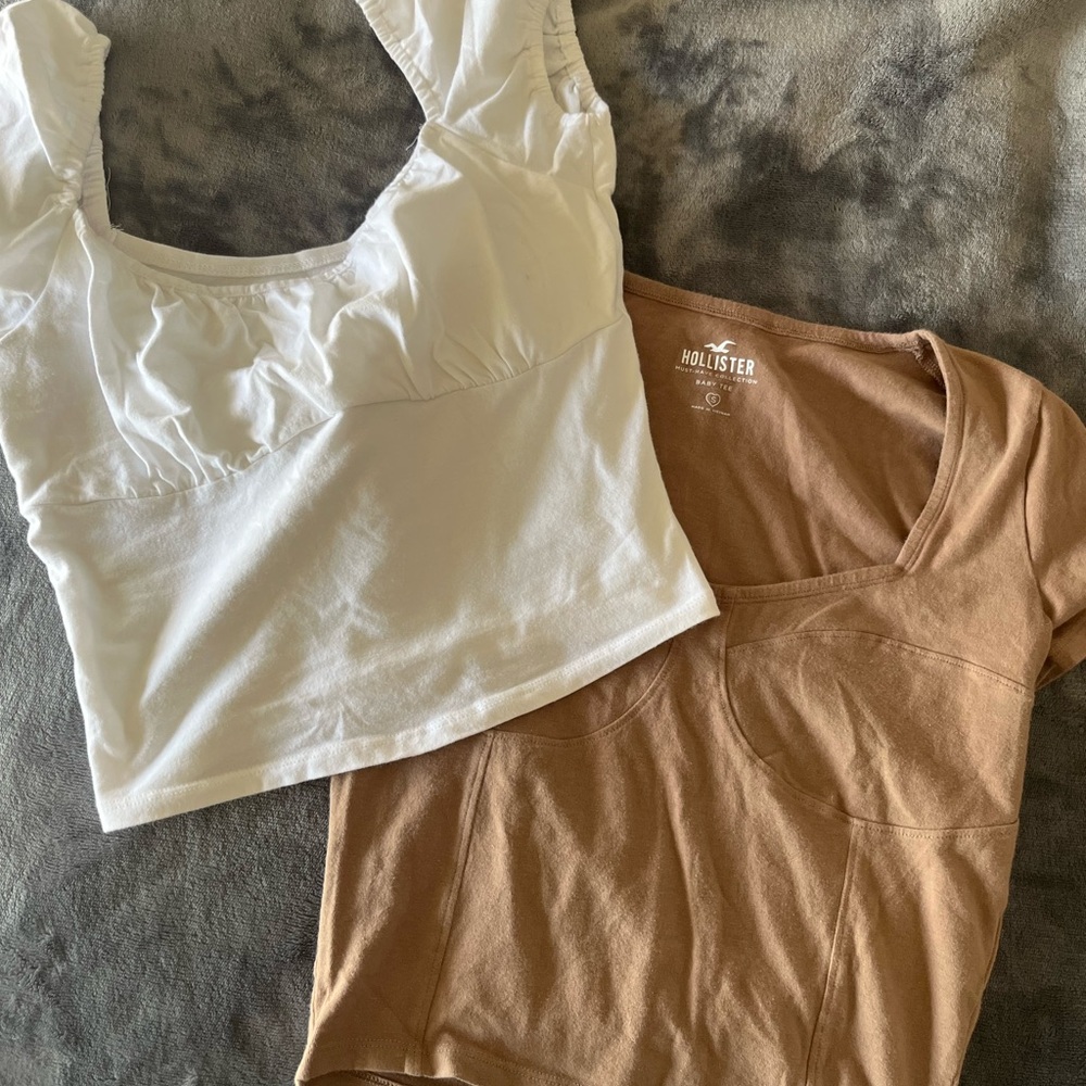 2 pack Hollister tops/baby tees, brown and white, size small